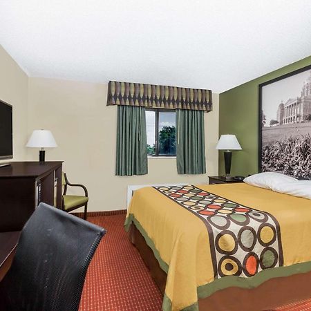 Super 8 By Wyndham Grinnell Ia Zewnętrze zdjęcie