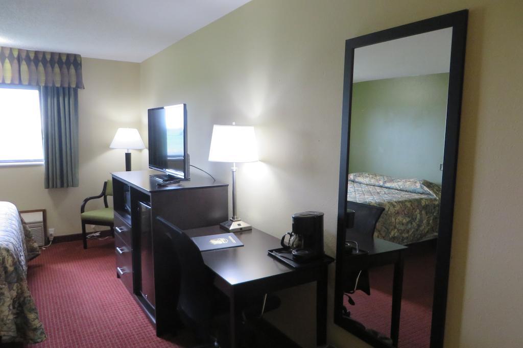 Super 8 By Wyndham Grinnell Ia Zewnętrze zdjęcie