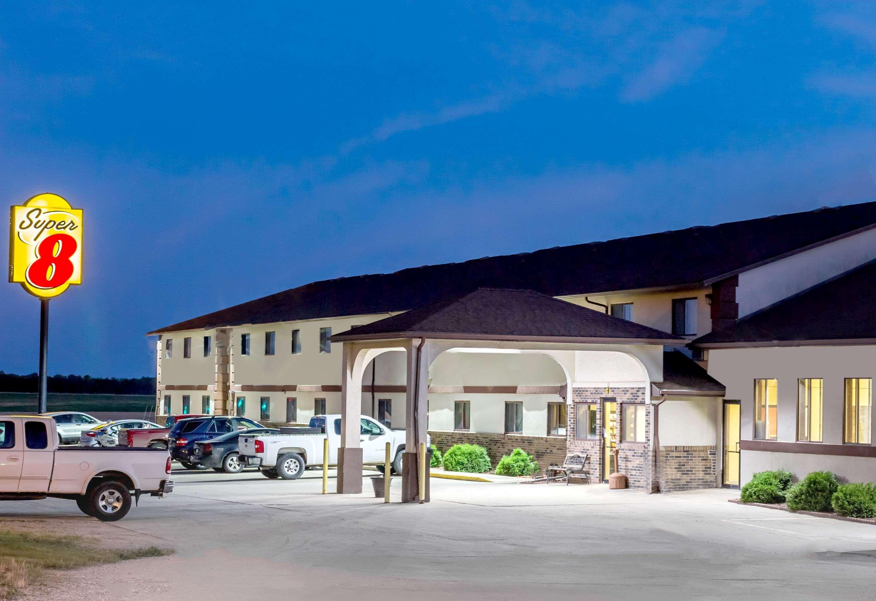 Super 8 By Wyndham Grinnell Ia Zewnętrze zdjęcie
